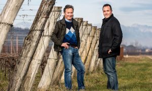 b5eb64b92ec2bc303a0ab3ae5d25b105